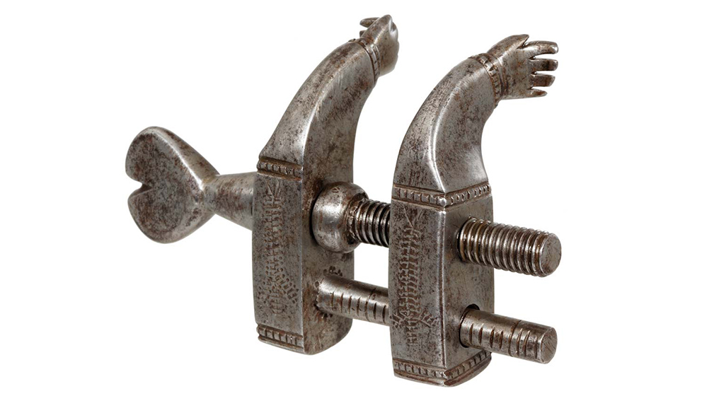Etau à desencasteler de maréchal-ferrant